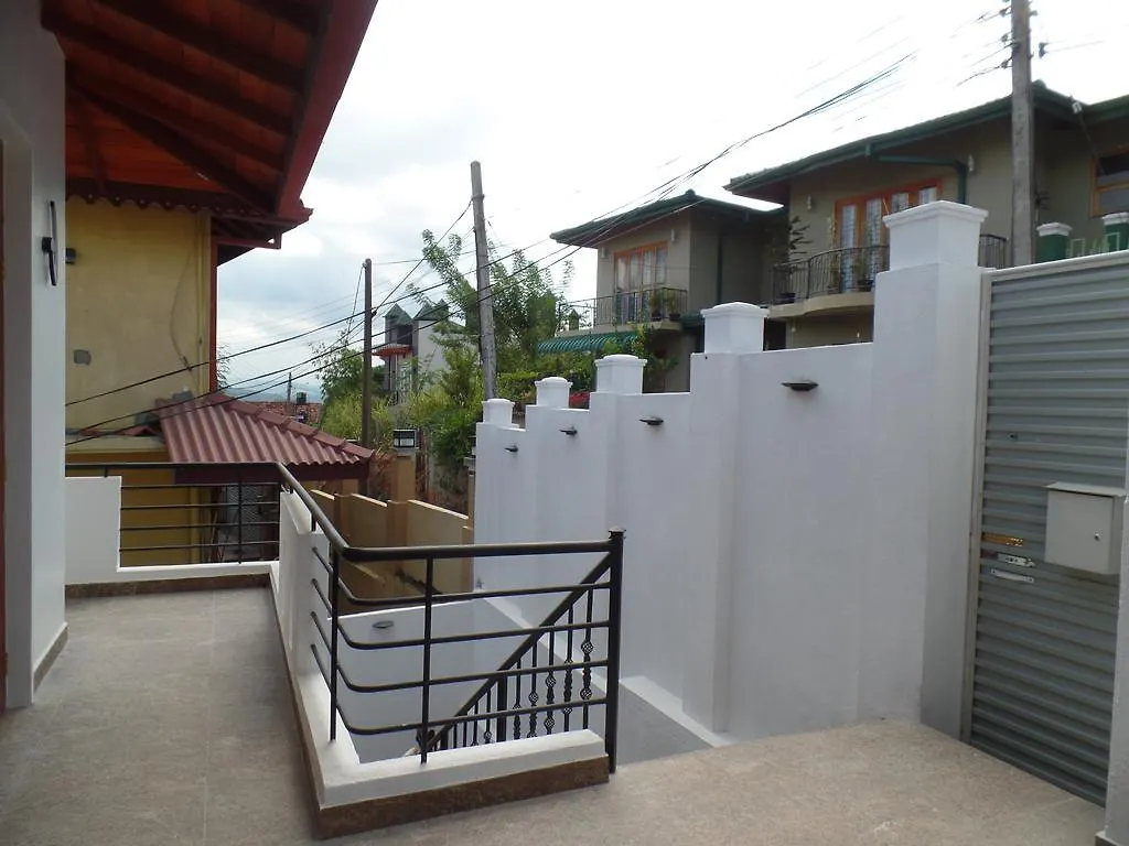 Hotel Kandyan Bluestar Villa