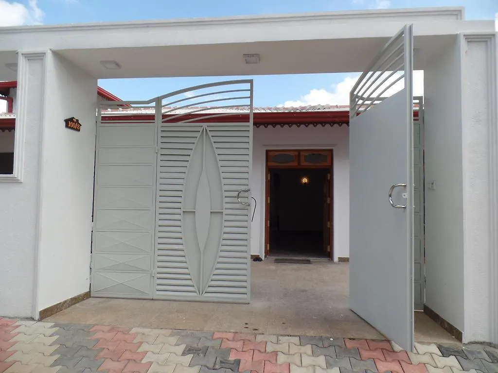 Kandyan Bluestar Villa