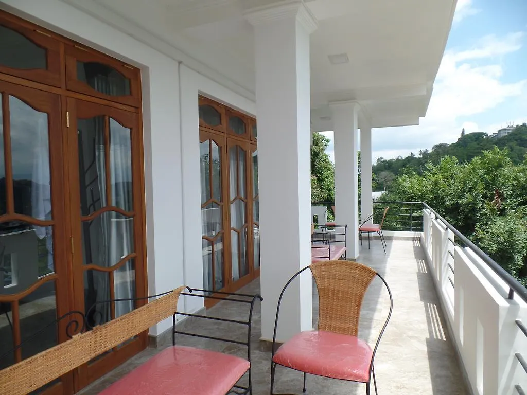 Kandyan Bluestar Villa 2*, Kandy