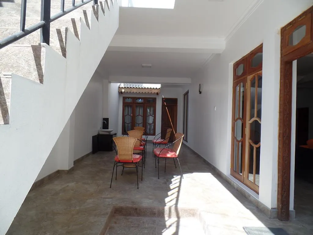 Kandyan Bluestar Villa Hotel Kandy